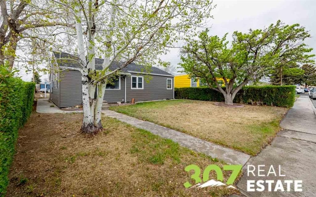 644 Avenue H — photo 24 of 25