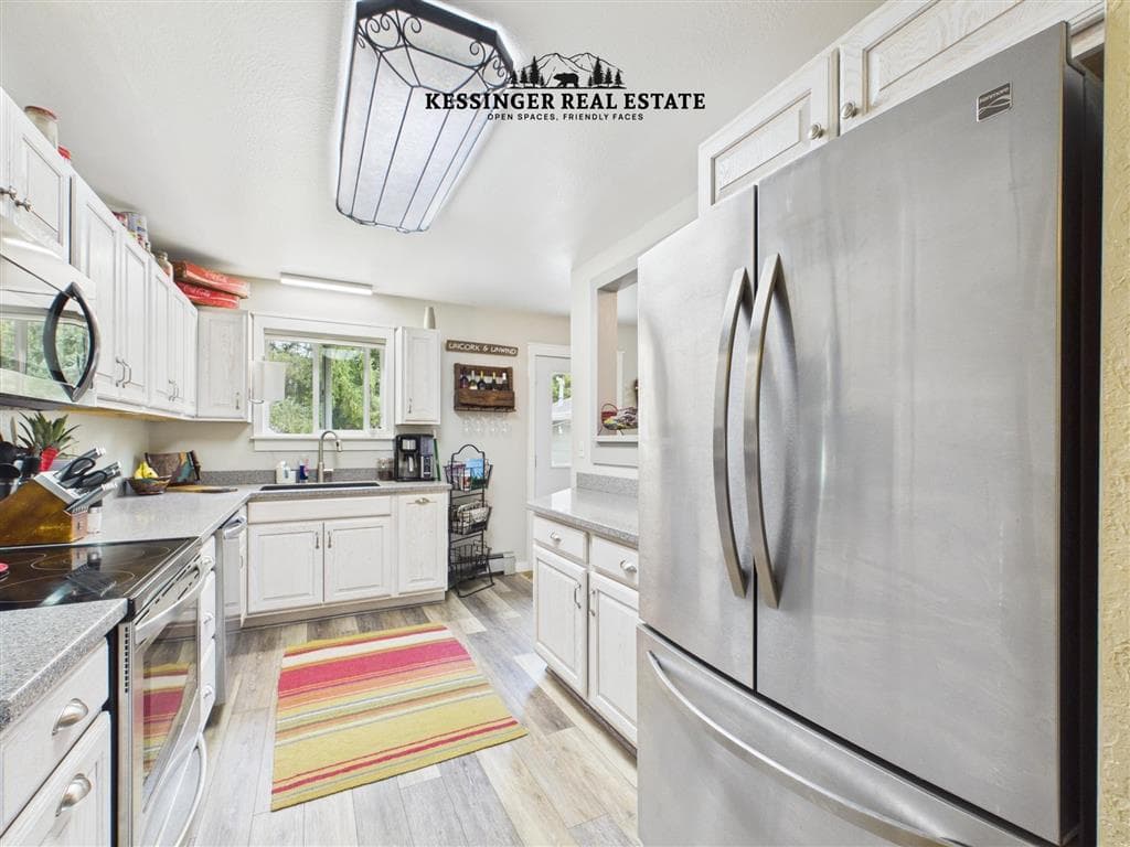 945 Avenue K — photo 4 of 25