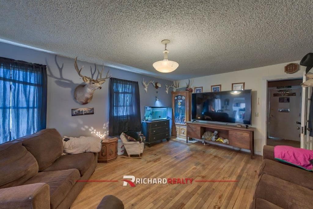 747 E Jefferson St — photo 11 of 25
