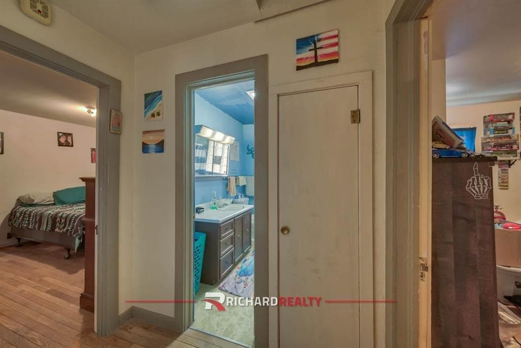 747 E Jefferson St — photo 13 of 25