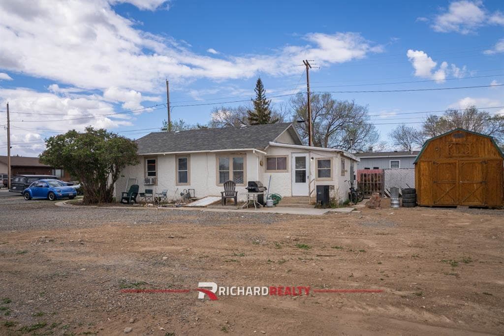 747 E Jefferson St — photo 4 of 25