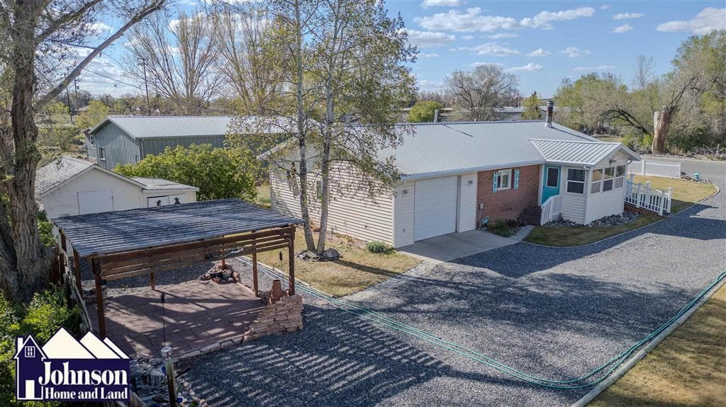 130 E Shoshone Ave — photo 3 of 25