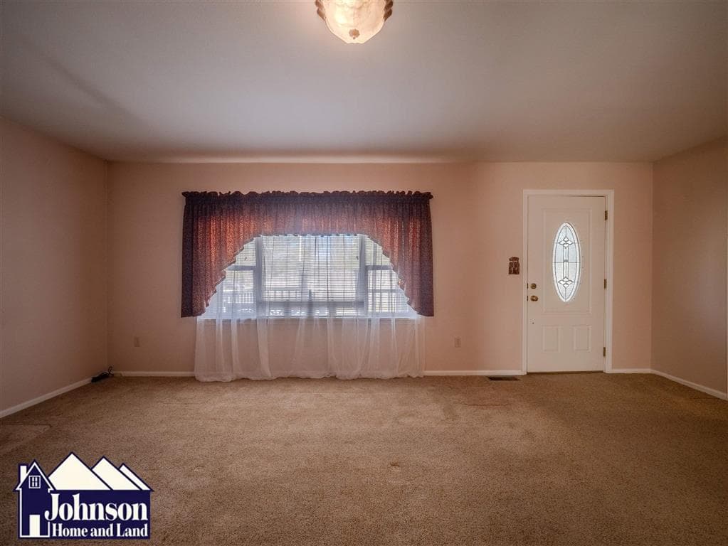 130 E Shoshone Ave — photo 8 of 25