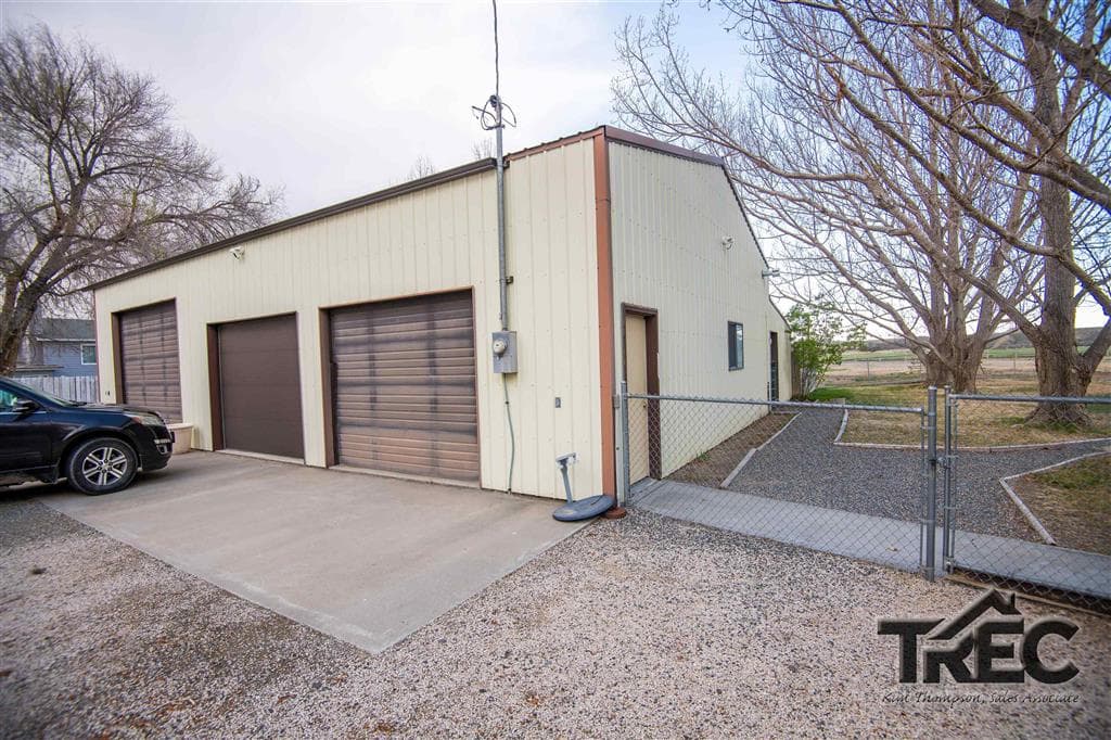 1040 Road 1 — photo 4 of 25