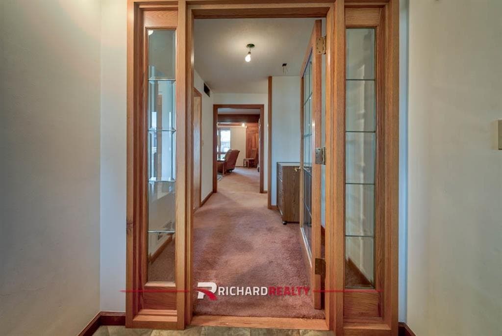 1304 Circle Road — photo 2 of 25