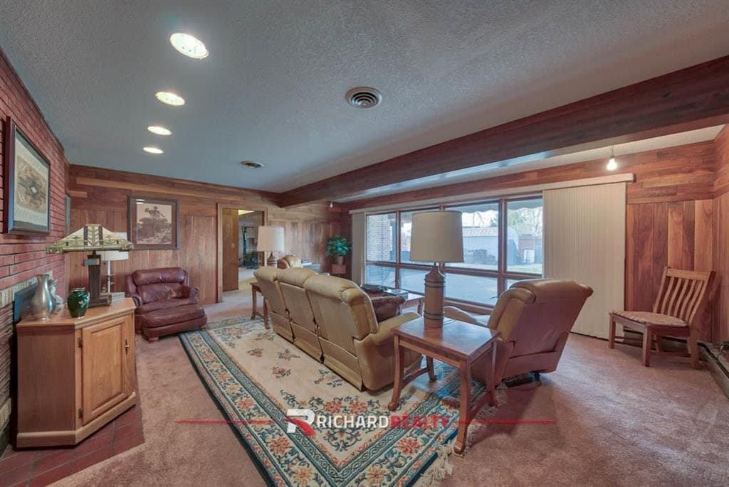 1304 Circle Road — photo 13 of 25