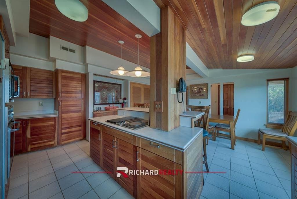 1304 Circle Road — photo 7 of 25