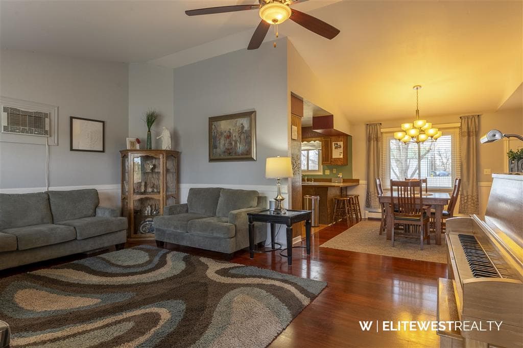 496 Birch St — photo 3 of 25