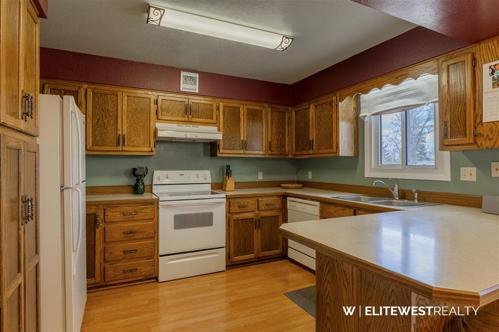496 Birch St — photo 7 of 25