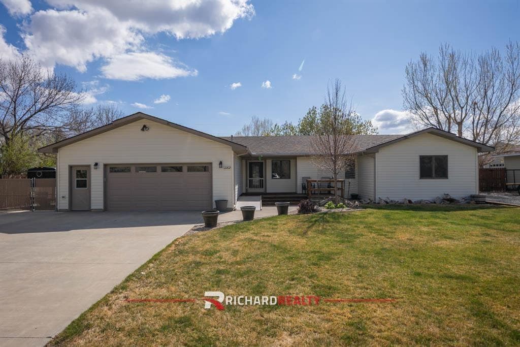 2202 Southfork St — photo 4 of 25