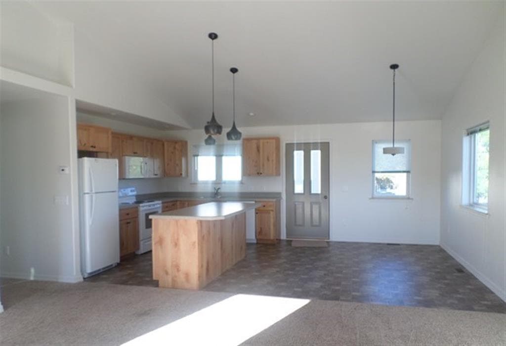 919A Blackburn St — photo 3 of 10