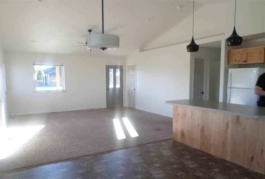 919A Blackburn St — photo 4 of 10