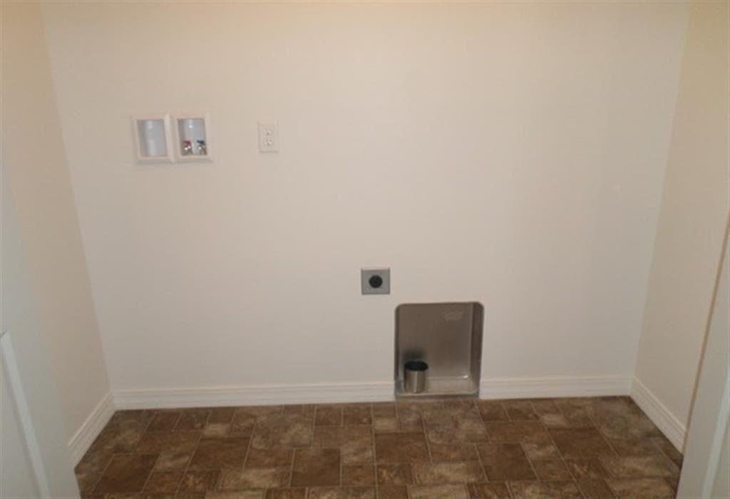 919A Blackburn St — photo 5 of 10