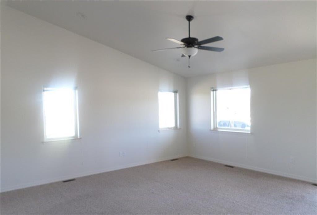 919A Blackburn St — photo 6 of 10