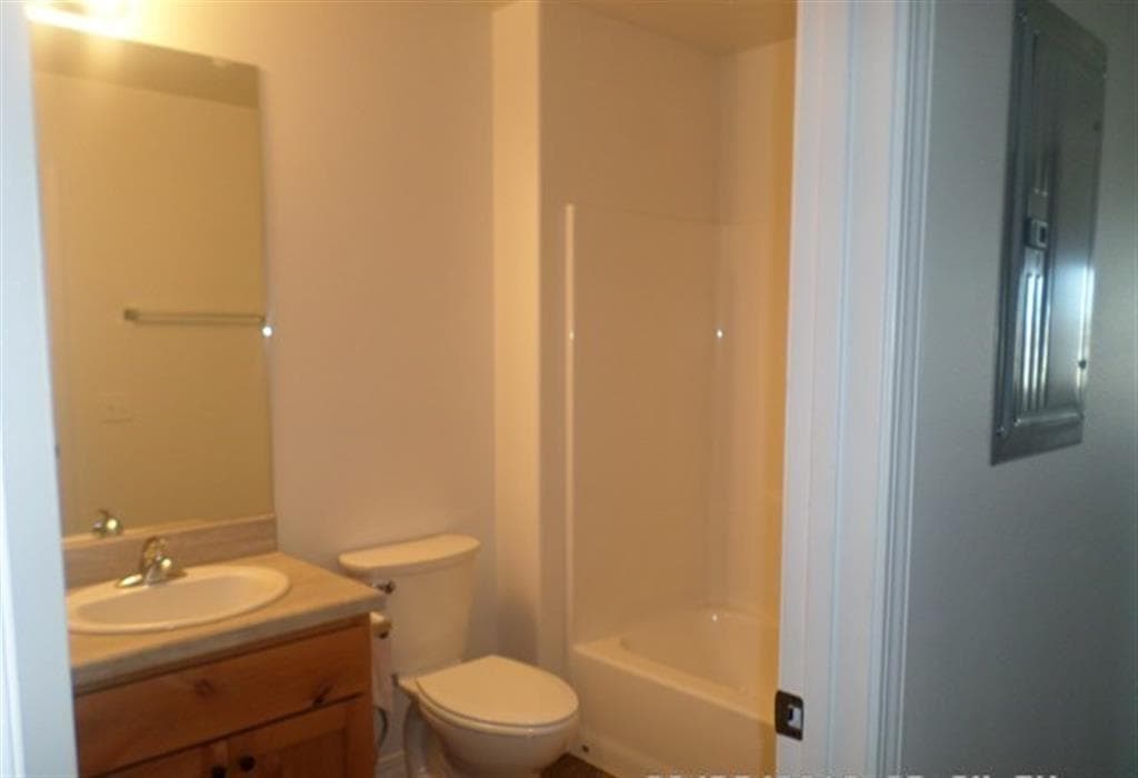 919A Blackburn St — photo 10 of 10