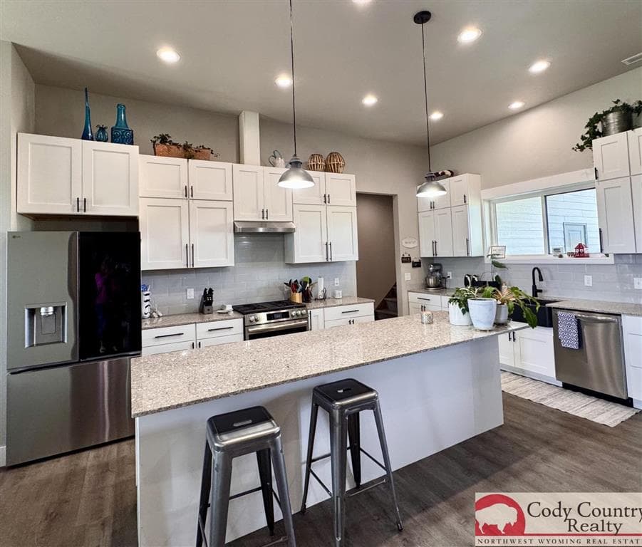 1131 Barrows Rd — photo 11 of 25