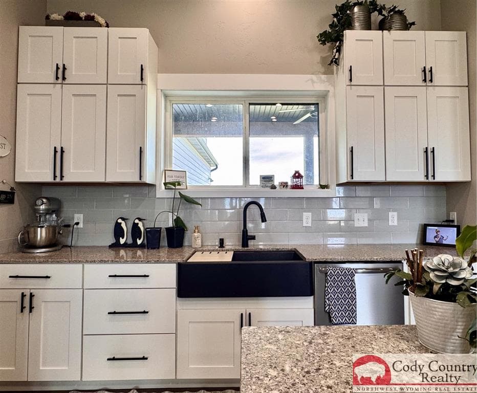 1131 Barrows Rd — photo 13 of 25