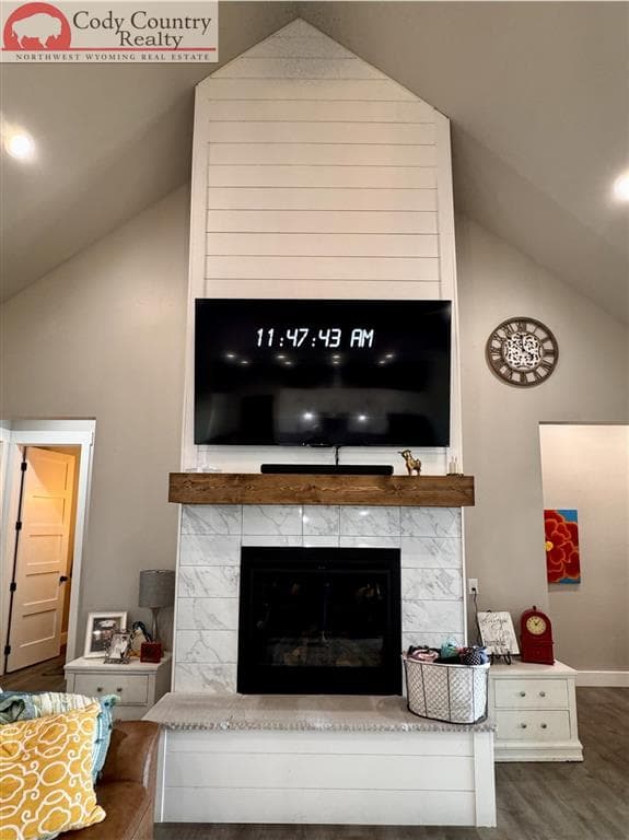 1131 Barrows Rd — photo 17 of 25