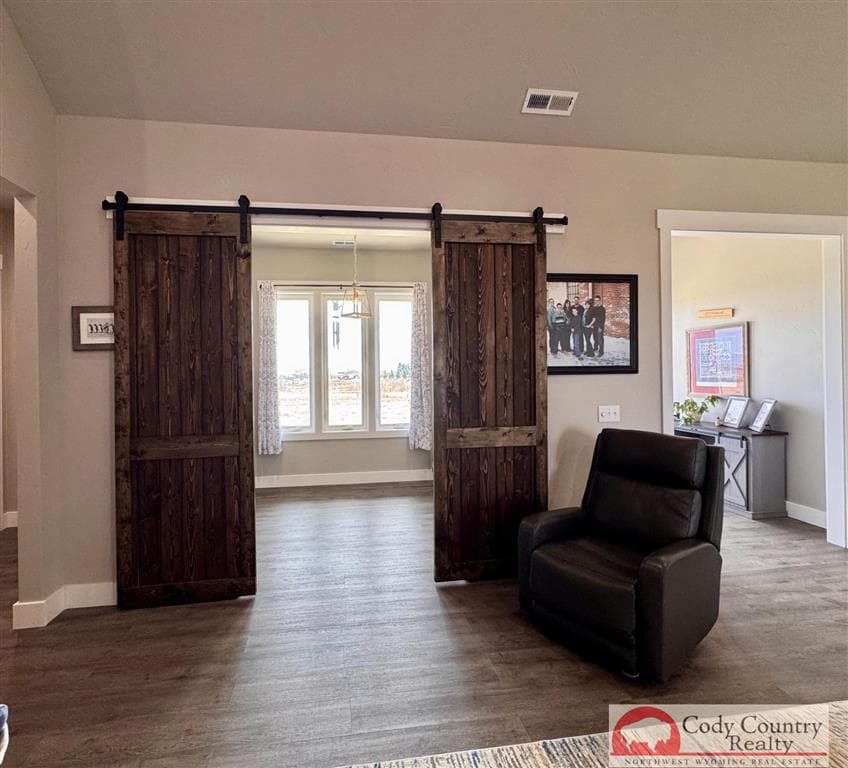 1131 Barrows Rd — photo 18 of 25