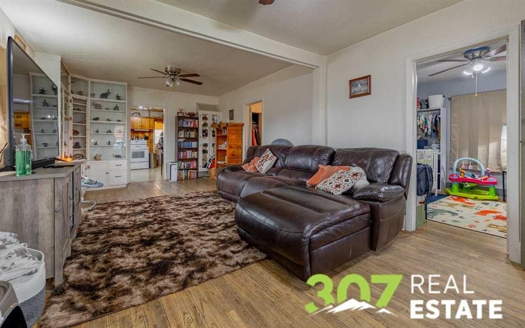 849 3rd St E — photo 4 of 25