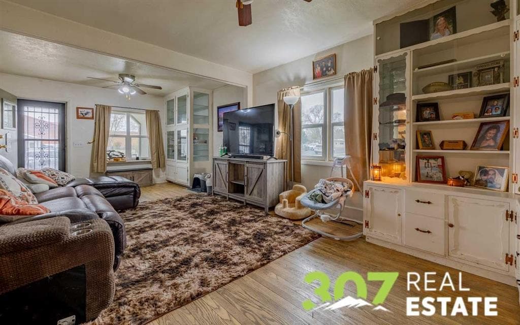 849 3rd St E — photo 6 of 25