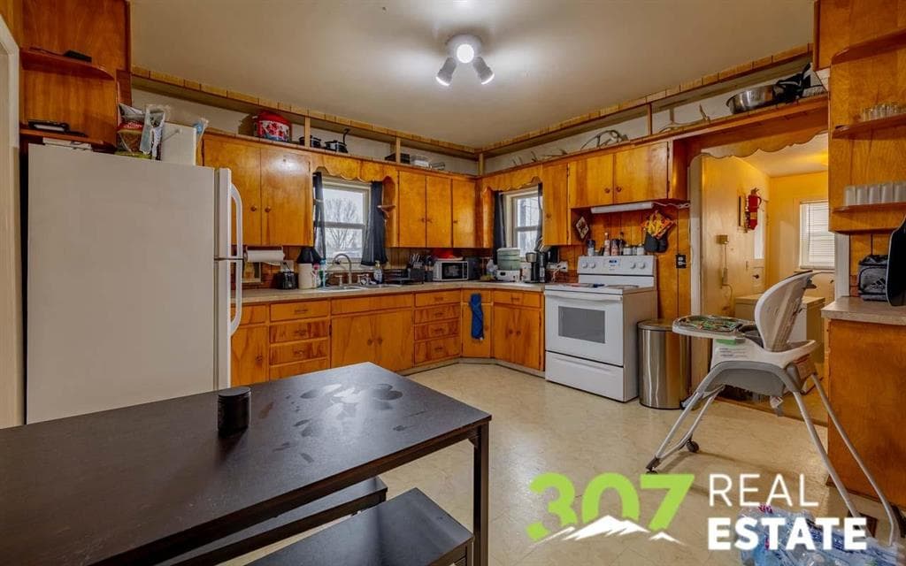 849 3rd St E — photo 10 of 25
