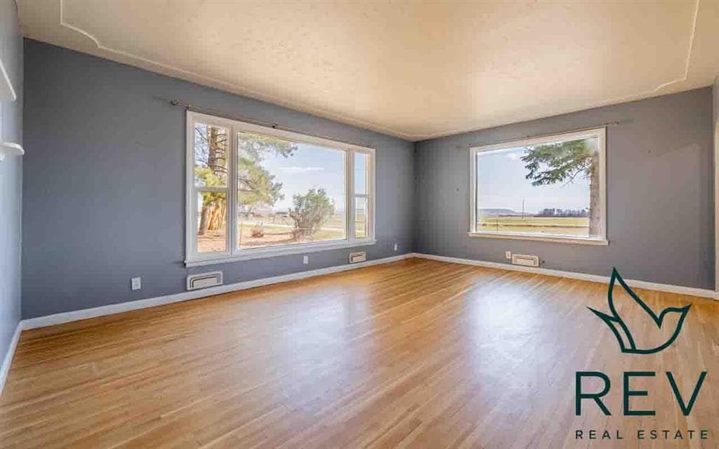2096 Lane 10 — photo 11 of 25