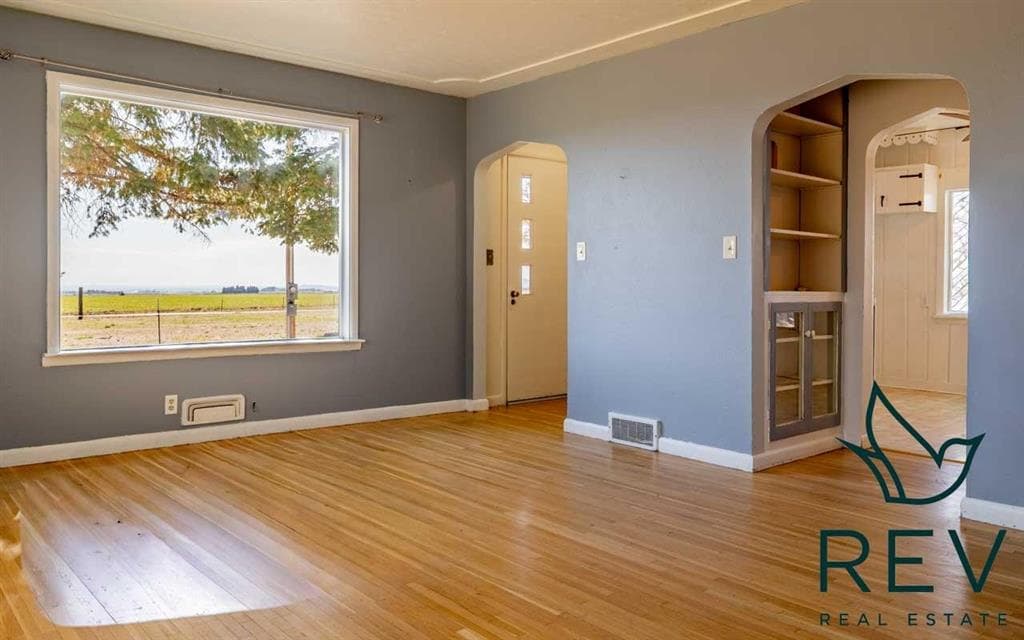 2096 Lane 10 — photo 13 of 25