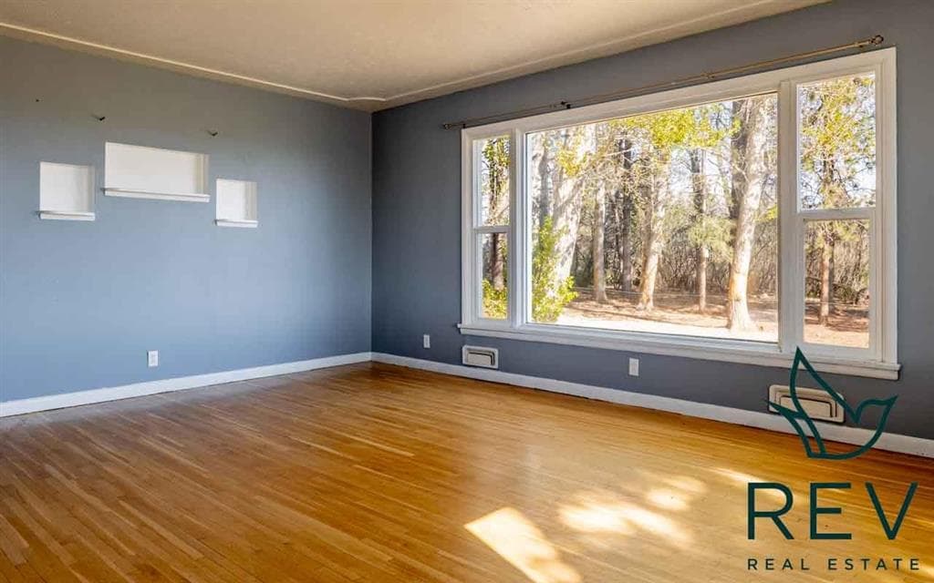 2096 Lane 10 — photo 14 of 25