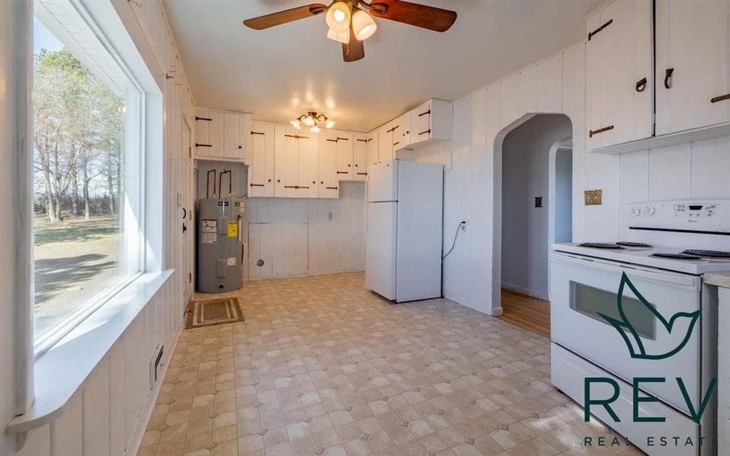 2096 Lane 10 — photo 17 of 25