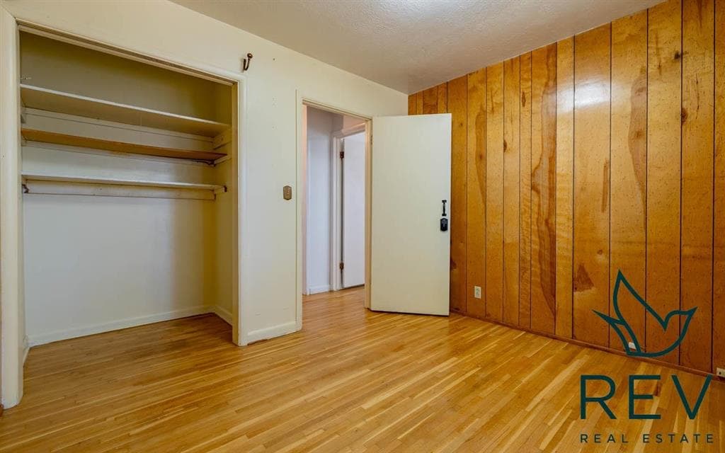 2096 Lane 10 — photo 19 of 25