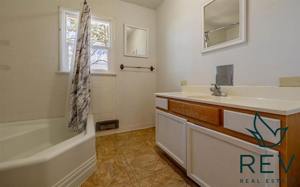 2096 Lane 10 — photo 24 of 25
