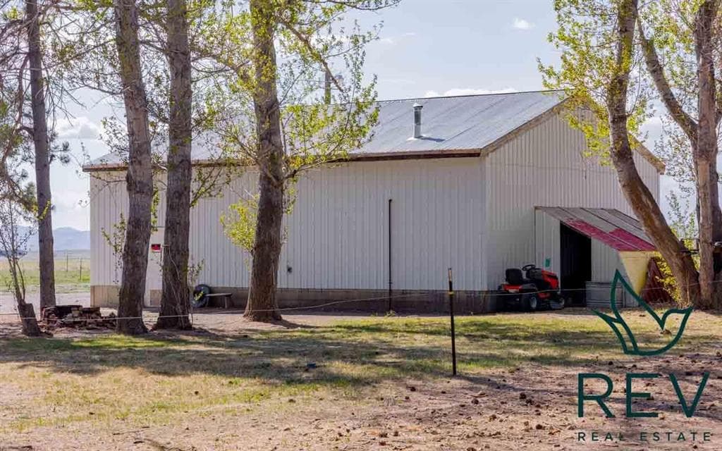 2096 Lane 10 — photo 5 of 25
