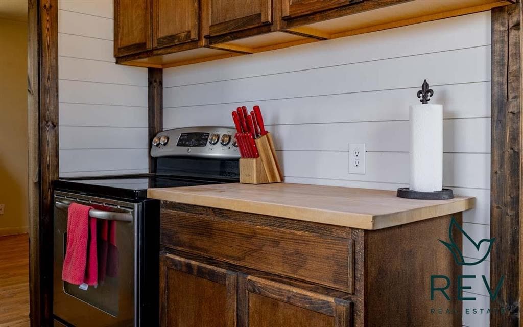 15 Arrowhead Dr — photo 12 of 25