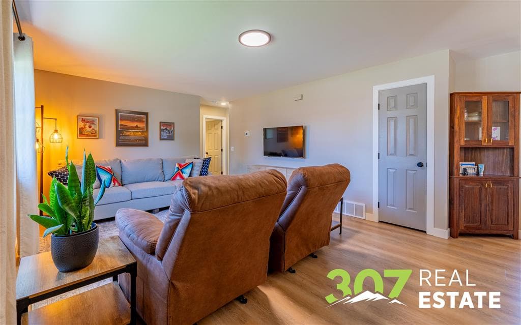2223 Greever St — photo 5 of 25