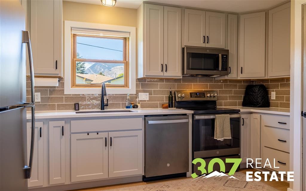 2223 Greever St — photo 8 of 25