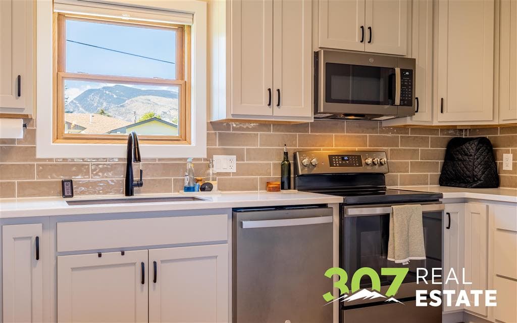 2223 Greever St — photo 9 of 25