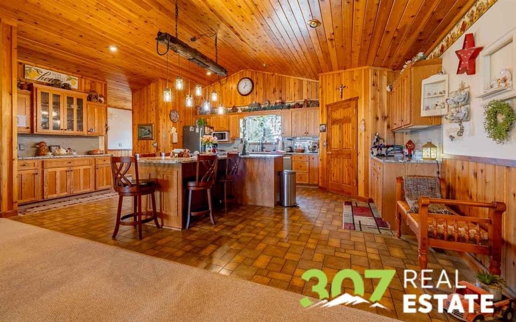 372 Lane 8 — photo 14 of 25