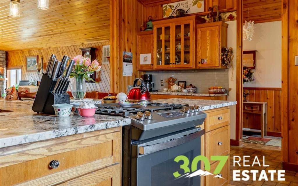 372 Lane 8 — photo 21 of 25