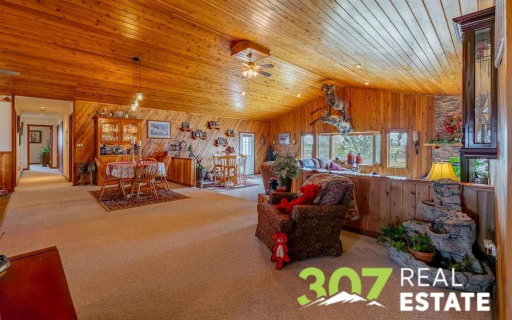 372 Lane 8 — photo 7 of 25