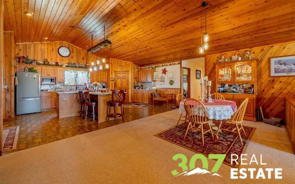 372 Lane 8 — photo 9 of 25