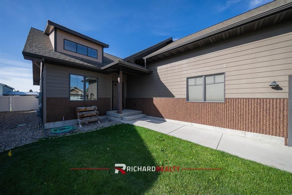 2924 Fuelie Ave — photo 4 of 25