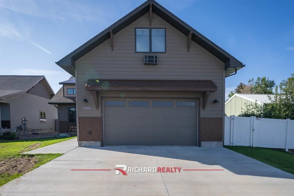 2924 Fuelie Ave — photo 5 of 25
