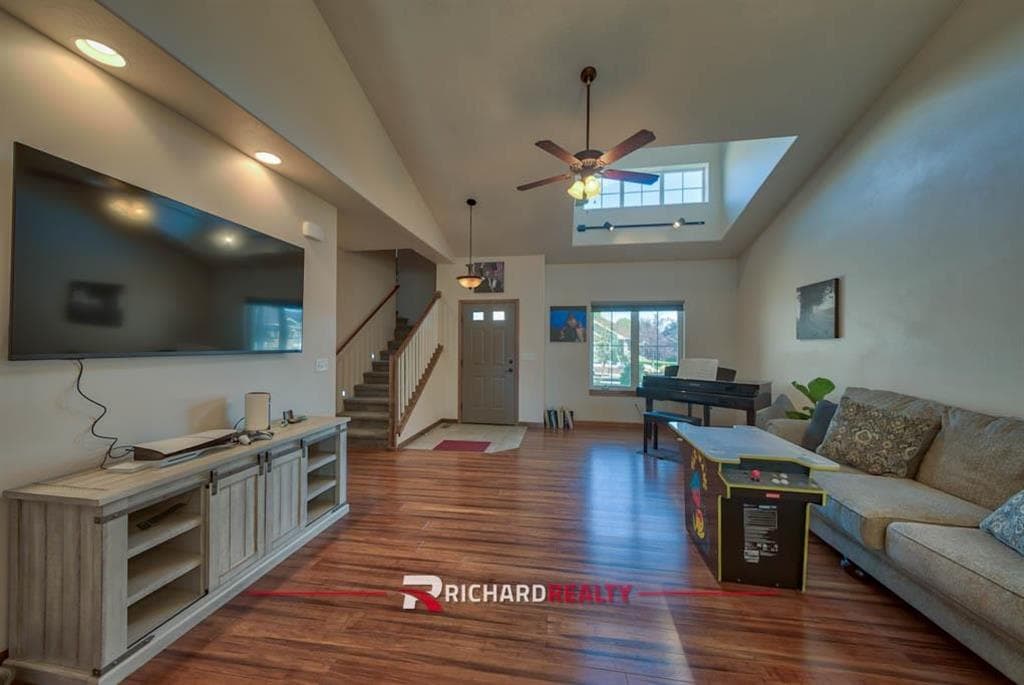 2924 Fuelie Ave — photo 9 of 25