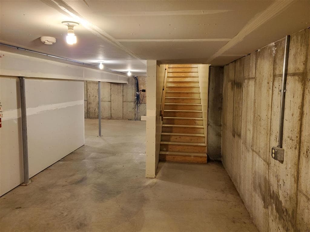 1210 Sheridan Ave — photo 11 of 14
