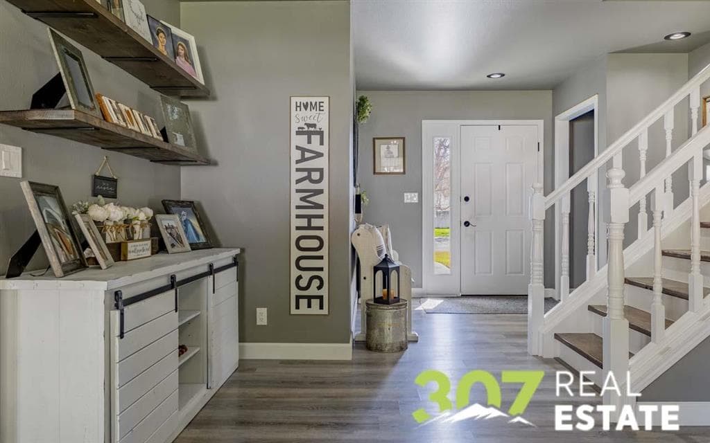 270 Grand St — photo 2 of 25