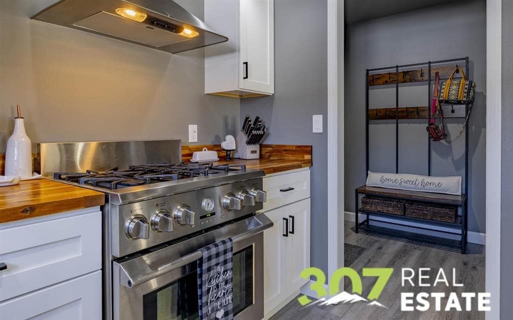 270 Grand St — photo 7 of 25