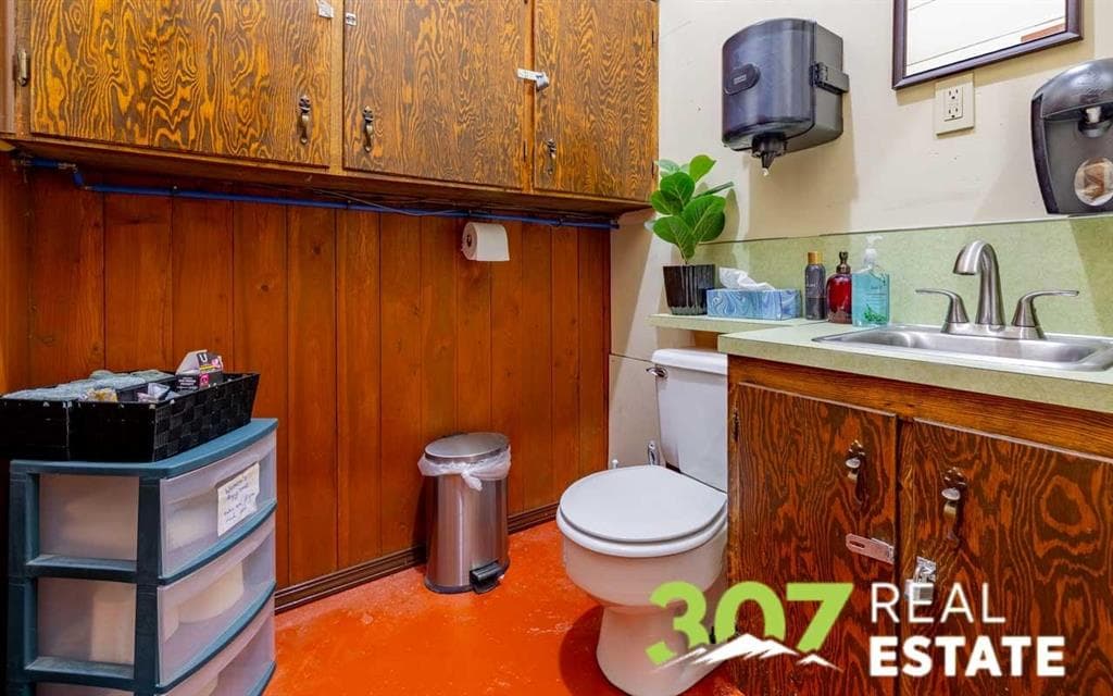178 W North St — photo 6 of 15