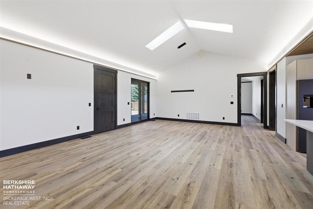 2301 Songbird Ct — photo 11 of 25