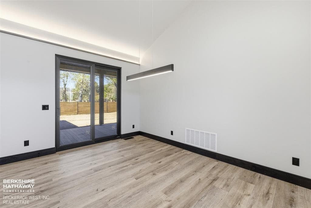 2301 Songbird Ct — photo 14 of 25